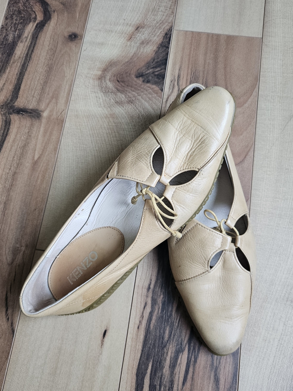 Kenzo Beige Cutout Leather Ballet Flats - Picture 2 of 5